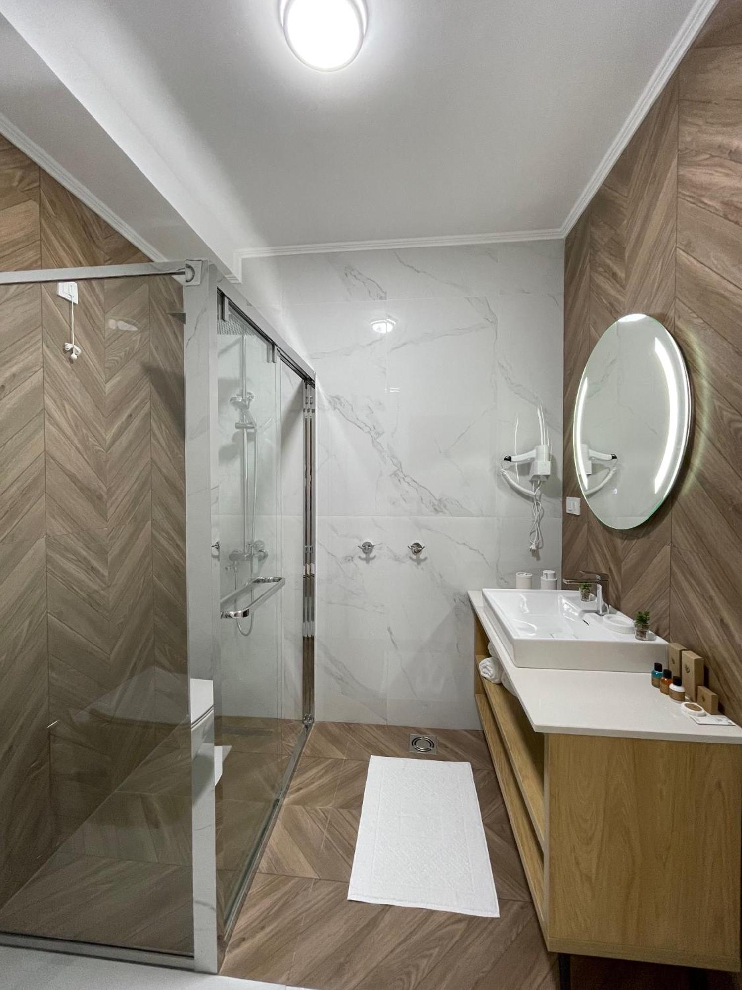 Hotel Maraj Улцинь Экстерьер фото