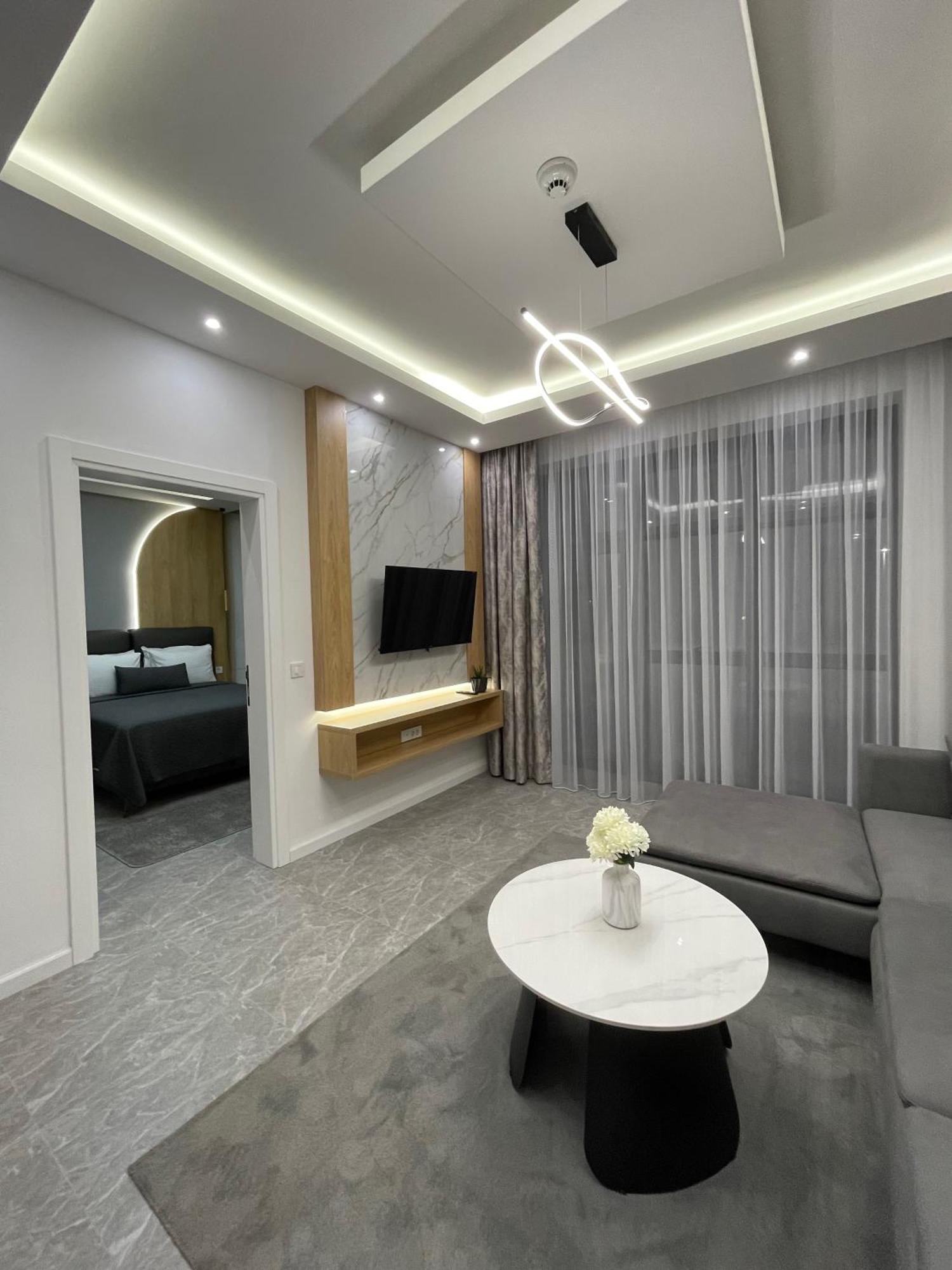 Hotel Maraj Улцинь Экстерьер фото
