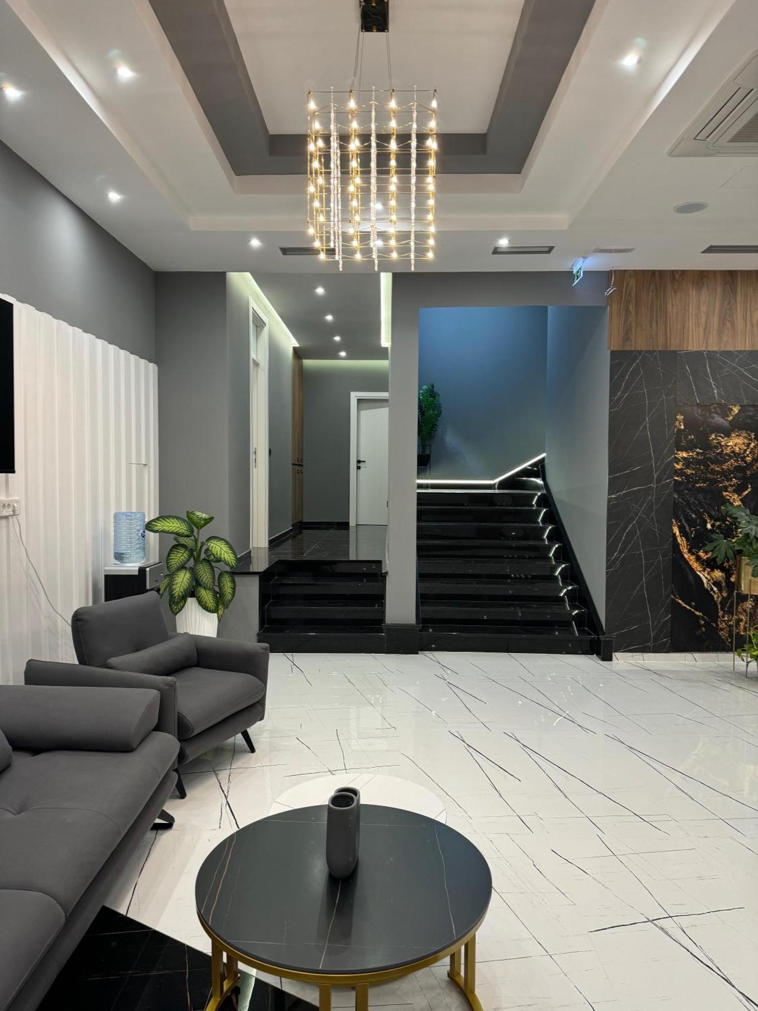 Hotel Maraj Улцинь Экстерьер фото